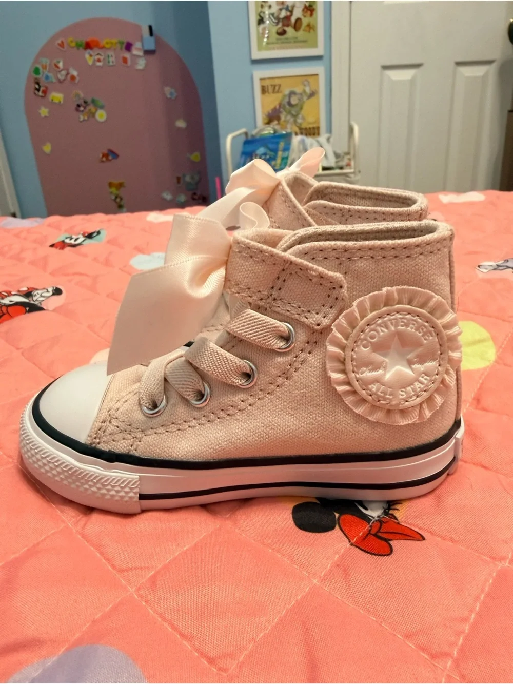Converse toe detail all