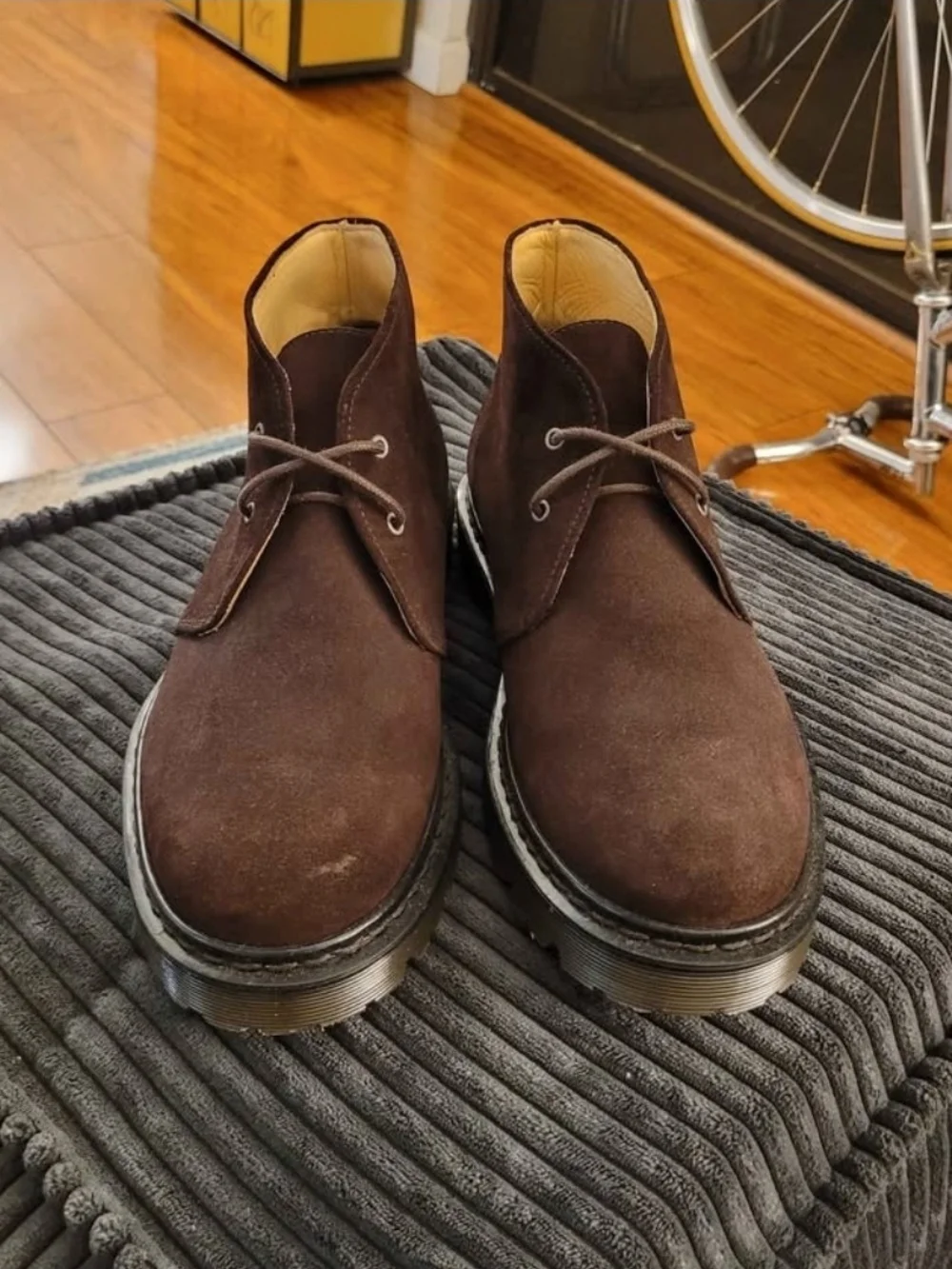 A.P.C. dr martens