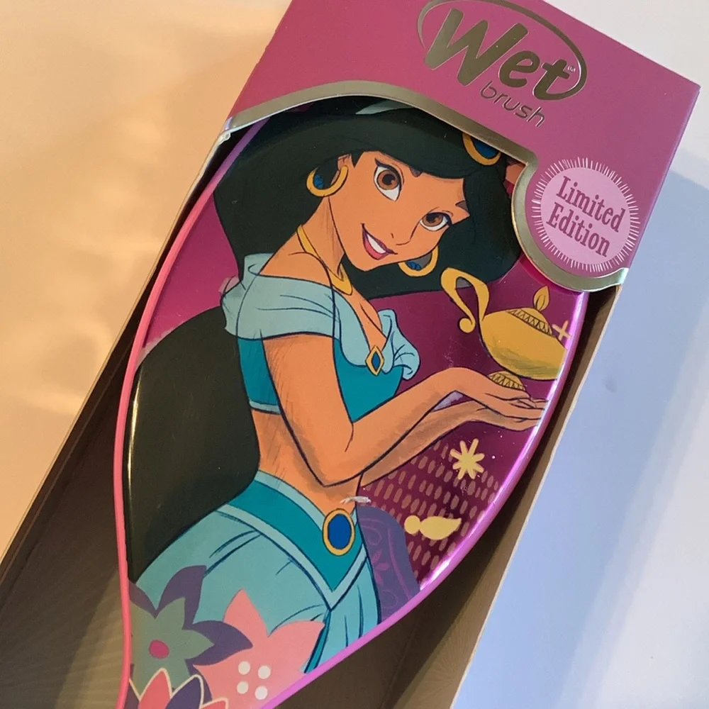 Wet Brush make brushing