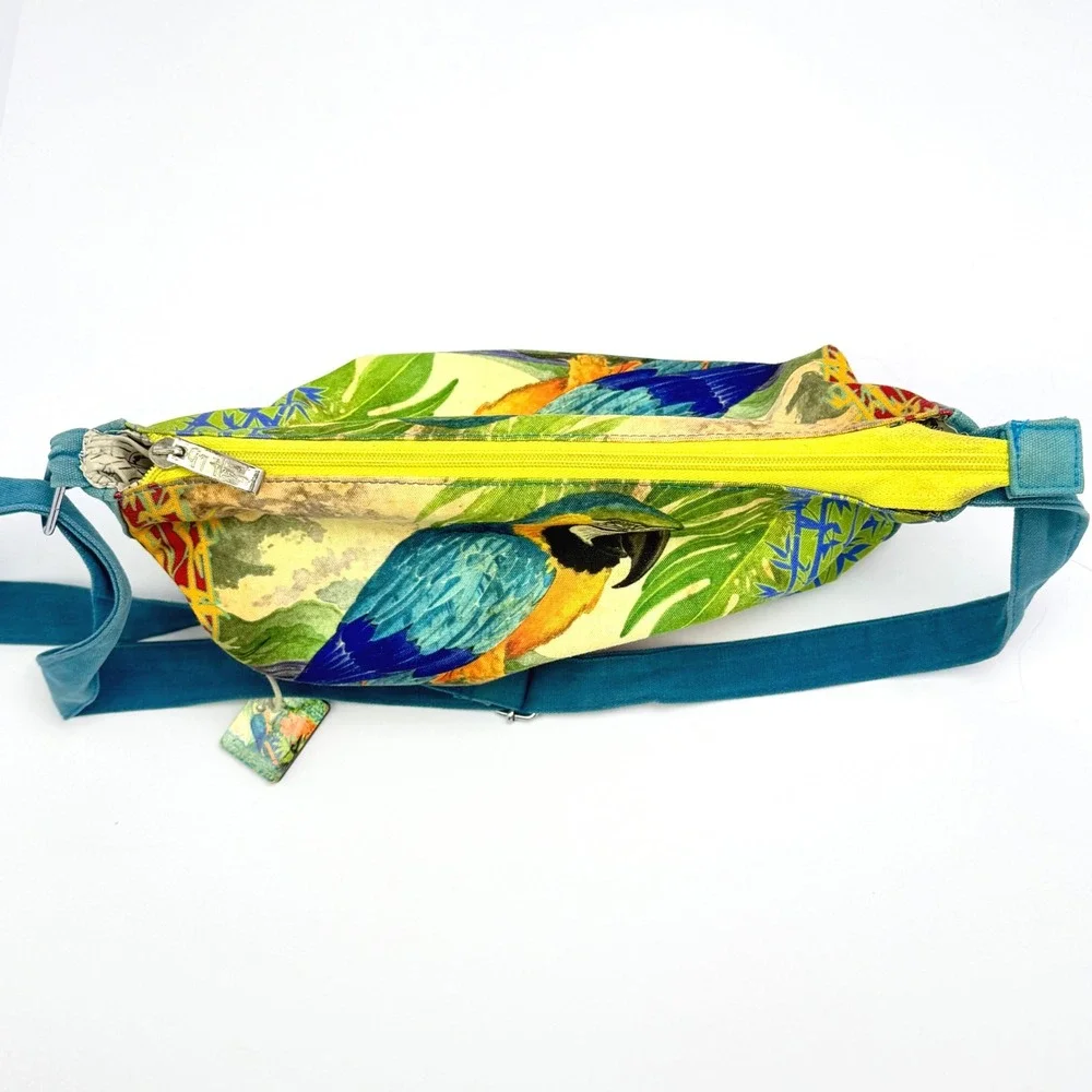 Guy Harvey bright parrot