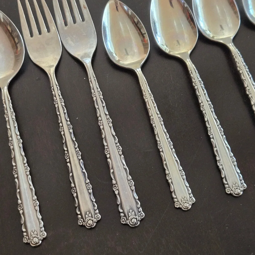 Oneida deluxe stainless
