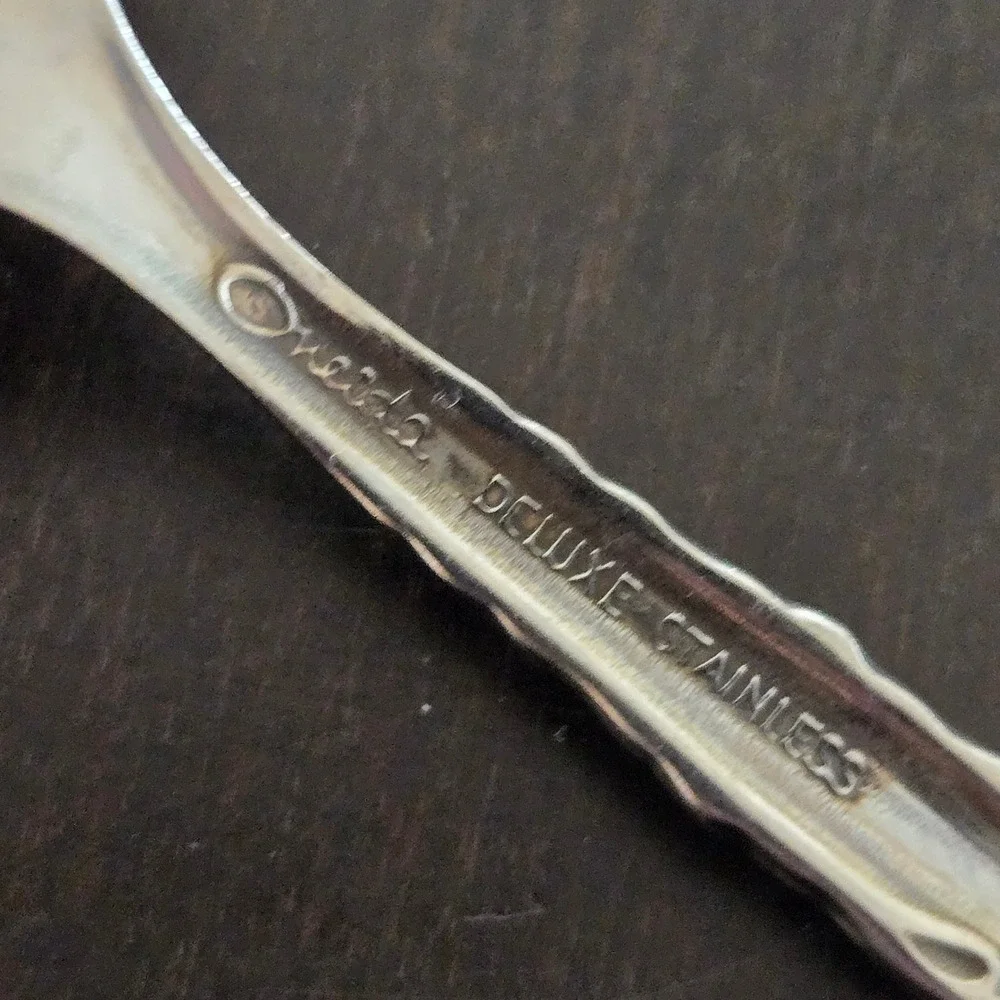 Oneida deluxe stainless