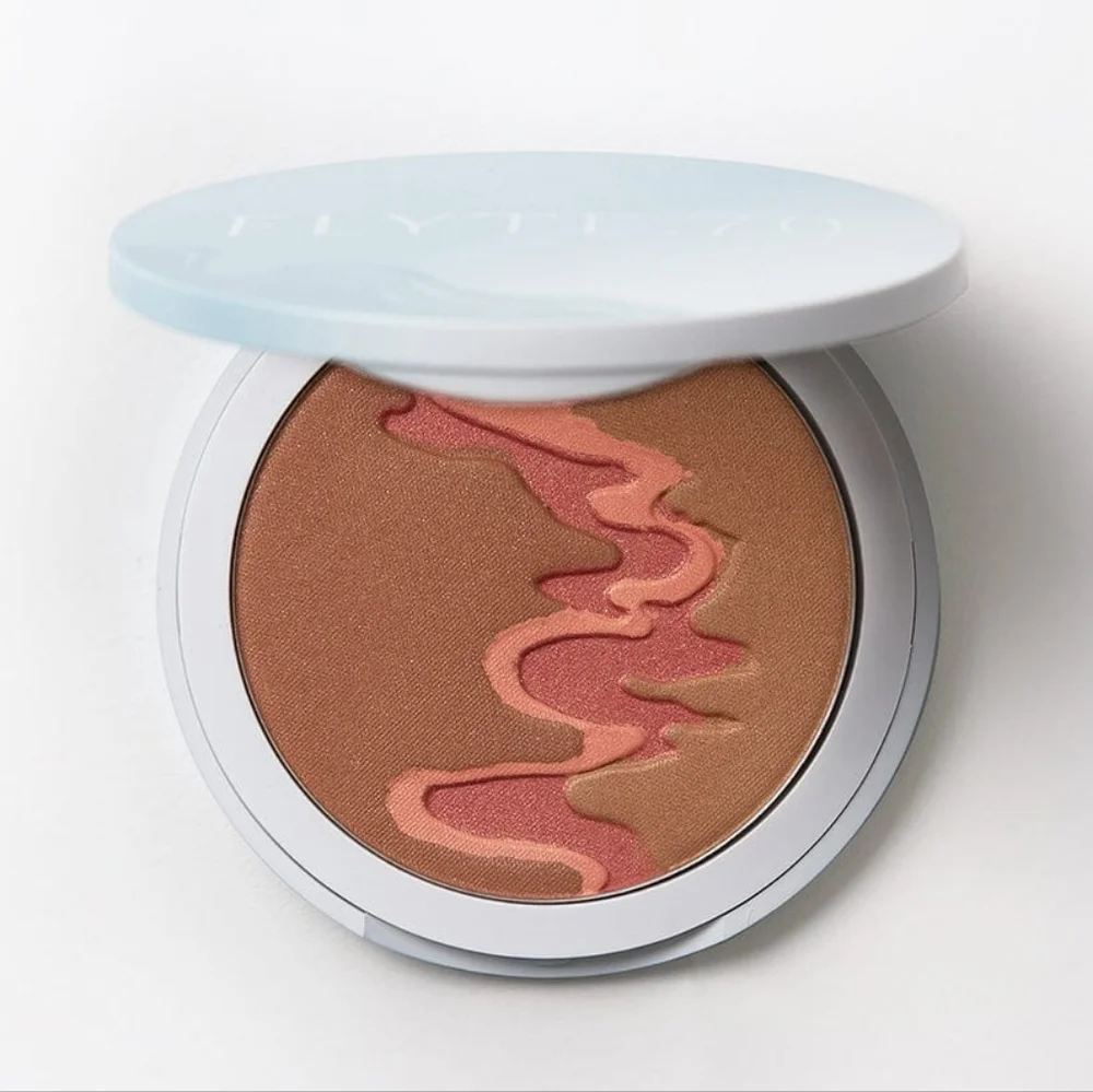 Flyte.70 ColorBack Burnished Bronzer. New. $48 MSRP‎