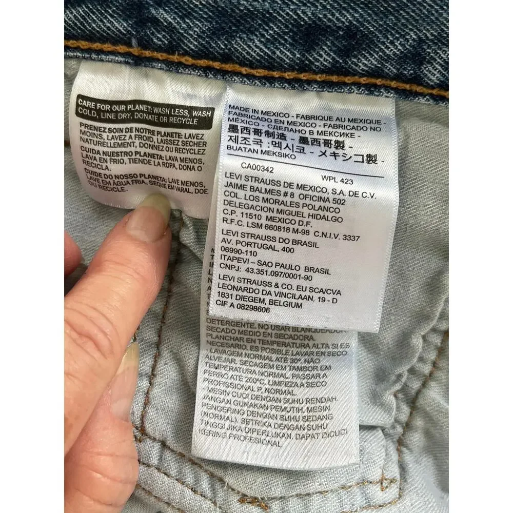Levi’s 501 button