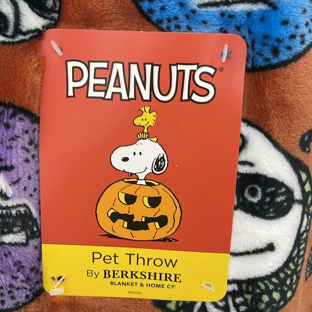 Peanuts nwt snoopy
