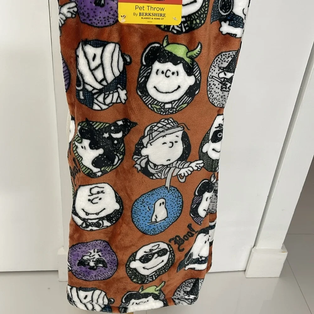Peanuts nwt snoopy