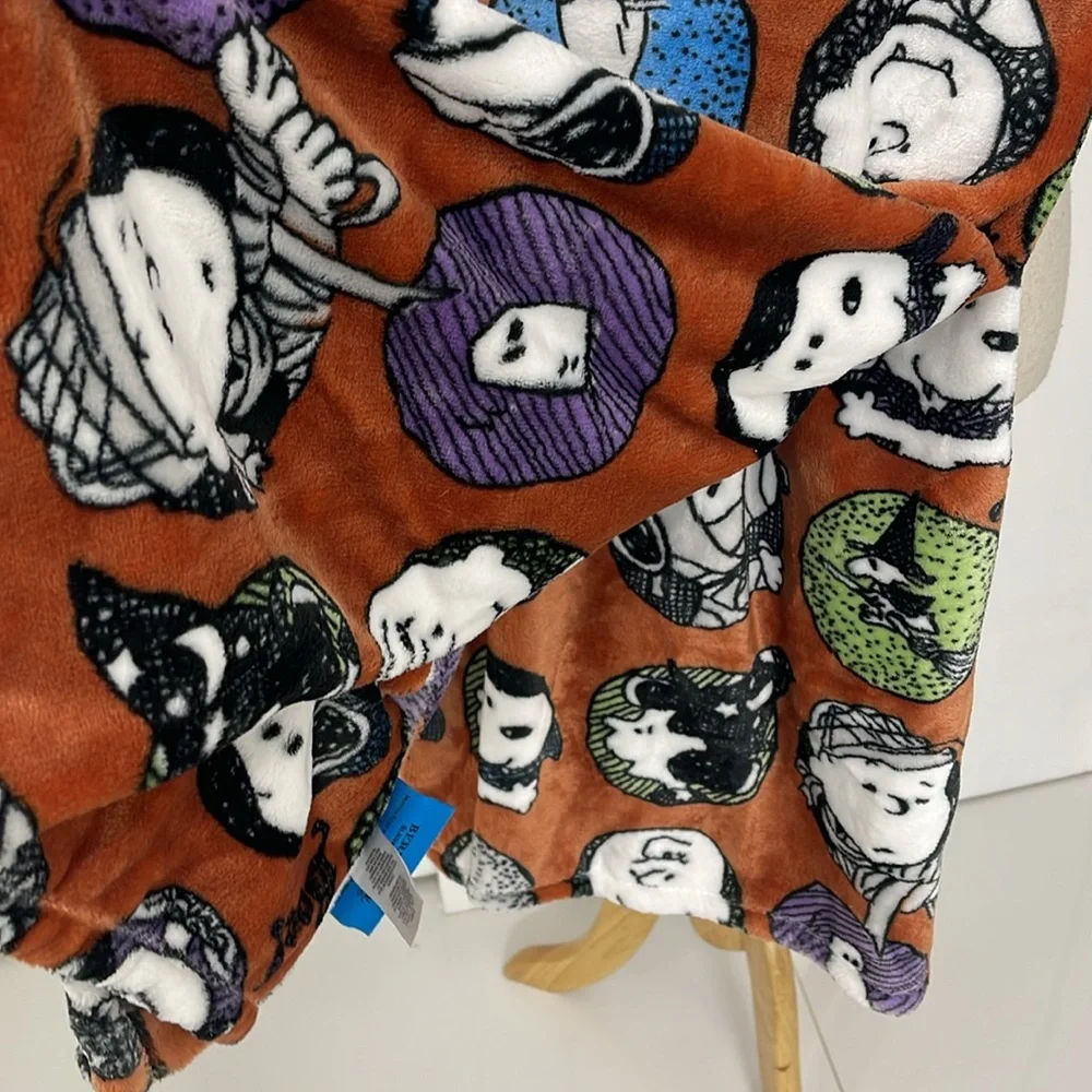 Peanuts nwt snoopy
