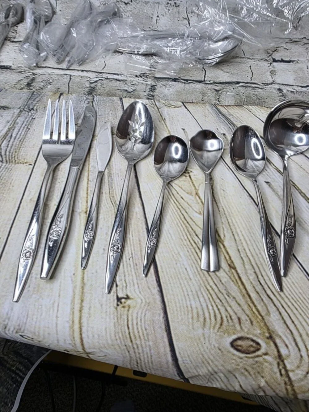 8 Oneida LASTING ROSE  Assorted Spoons Knives Fork Ladle Pieces See Photo