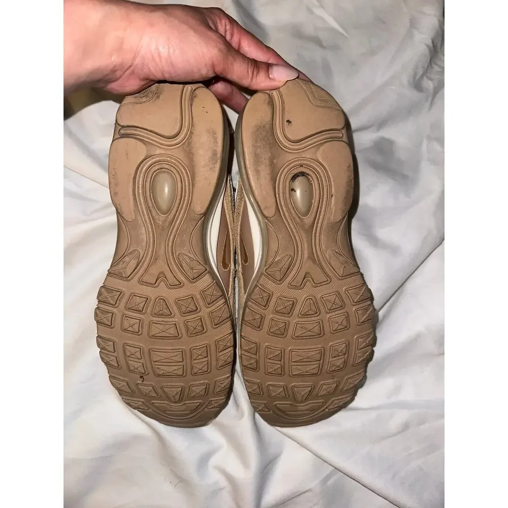 Nike just women’s
