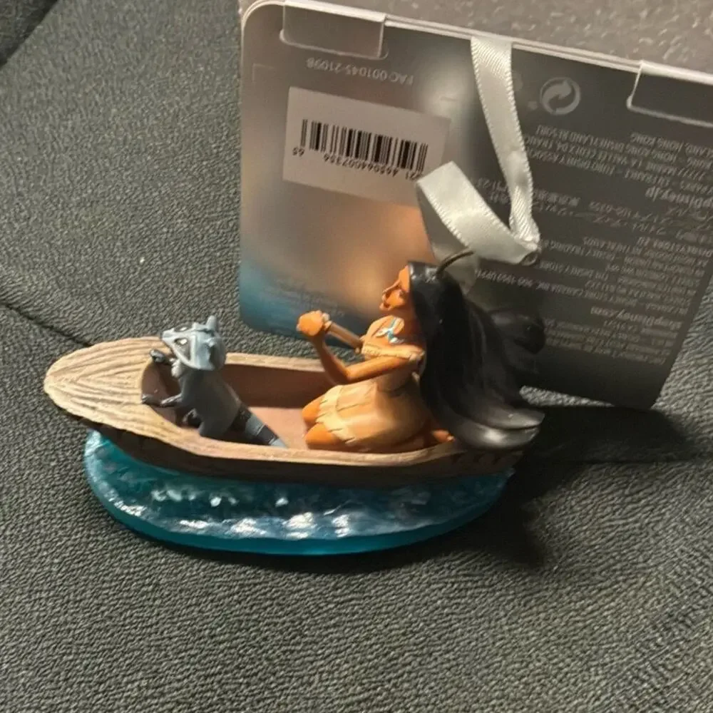 Disney sculpted like wood