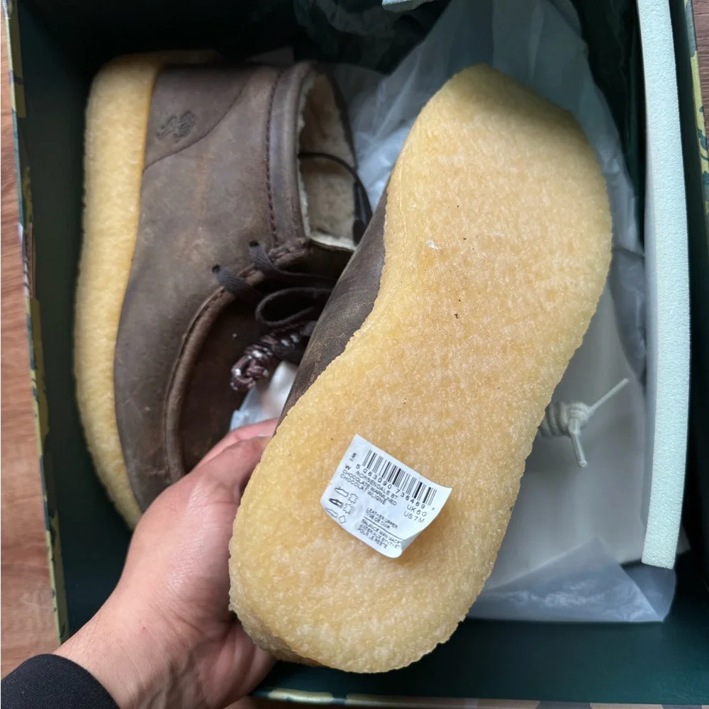 Clarks brown suede