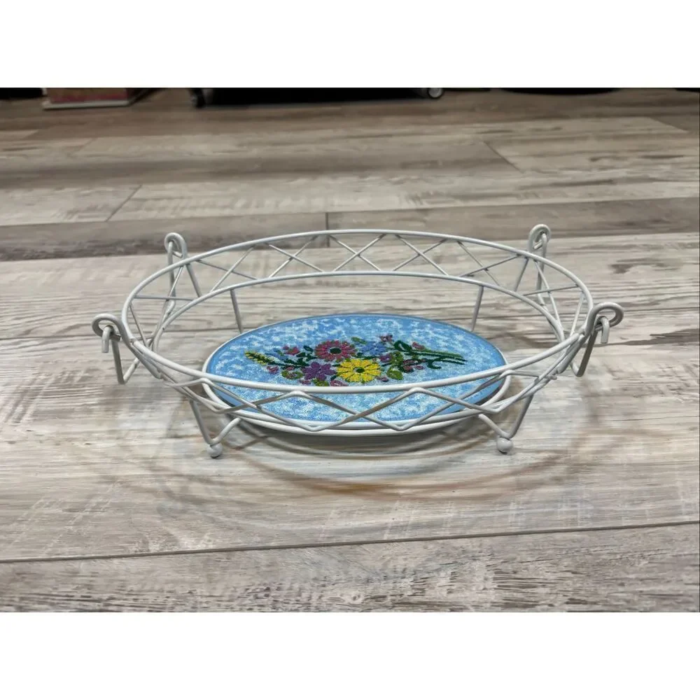Temp-tations white wire basket trivet with ceramic floral insert
