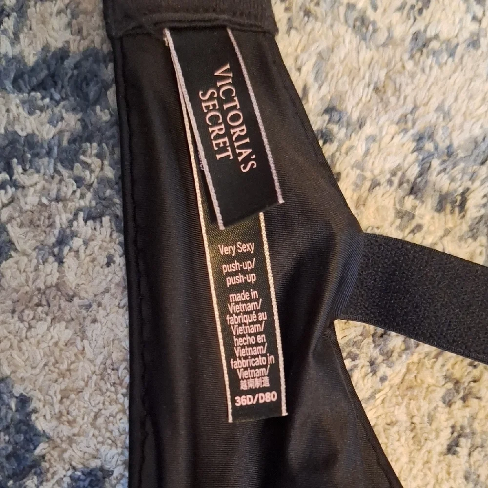 Victorias Secret go bold