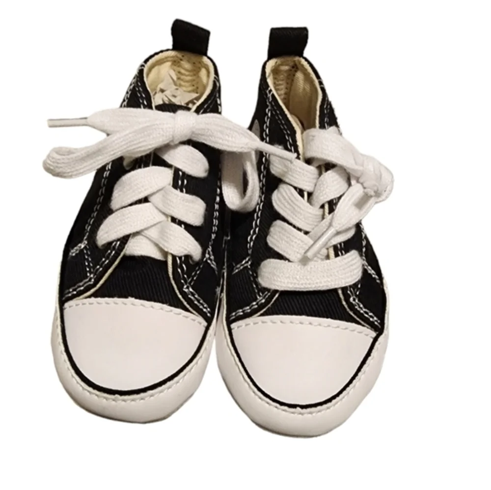Converse all star‎ crib shoes