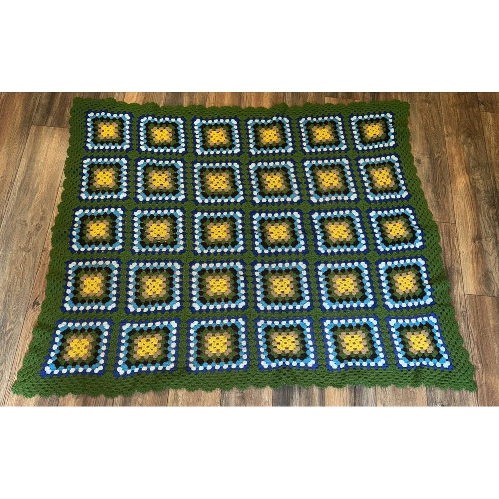 Vtg Granny Square Crochet‎ Afghan Blanket Throw Green Base 5.5 ft by 4.6 ft