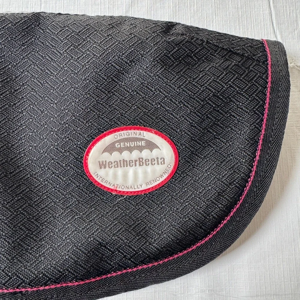 WeatherBeeta quilted strap adjustable