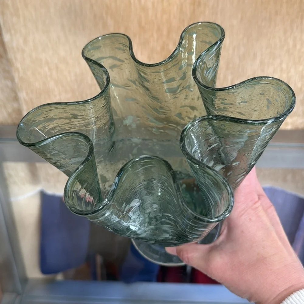 N/A handmade vase