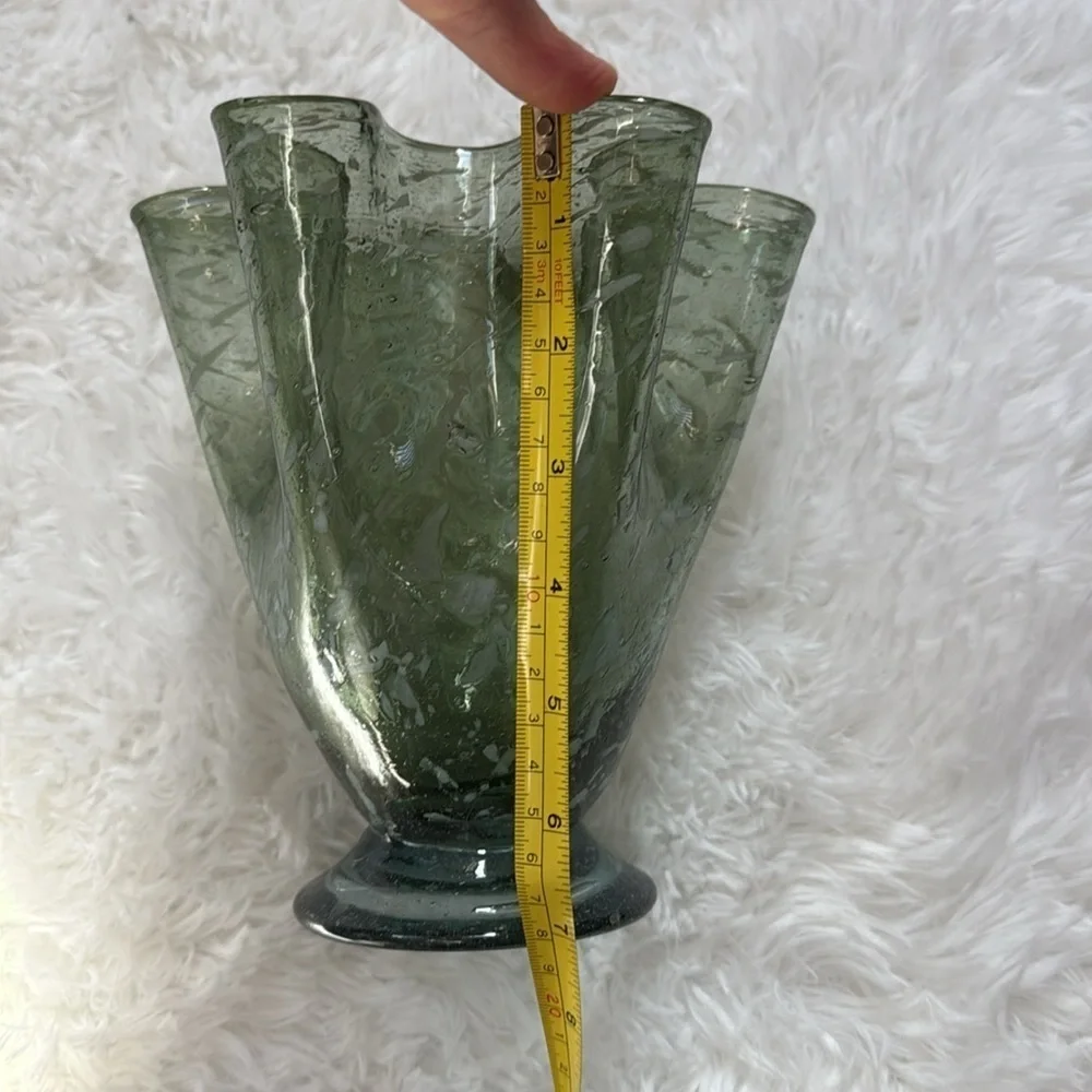 N/A handmade vase
