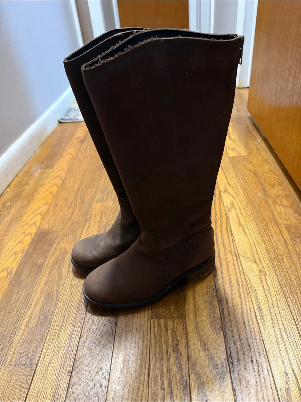 UGG smooth brown