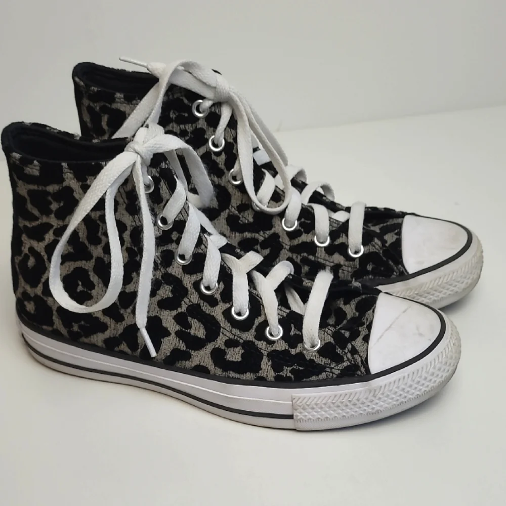CONVERSE CHUCK TAYLOR HIGH TOP SNEAKERS TEXTURED LEOPARD PRINT KIDS 4.5