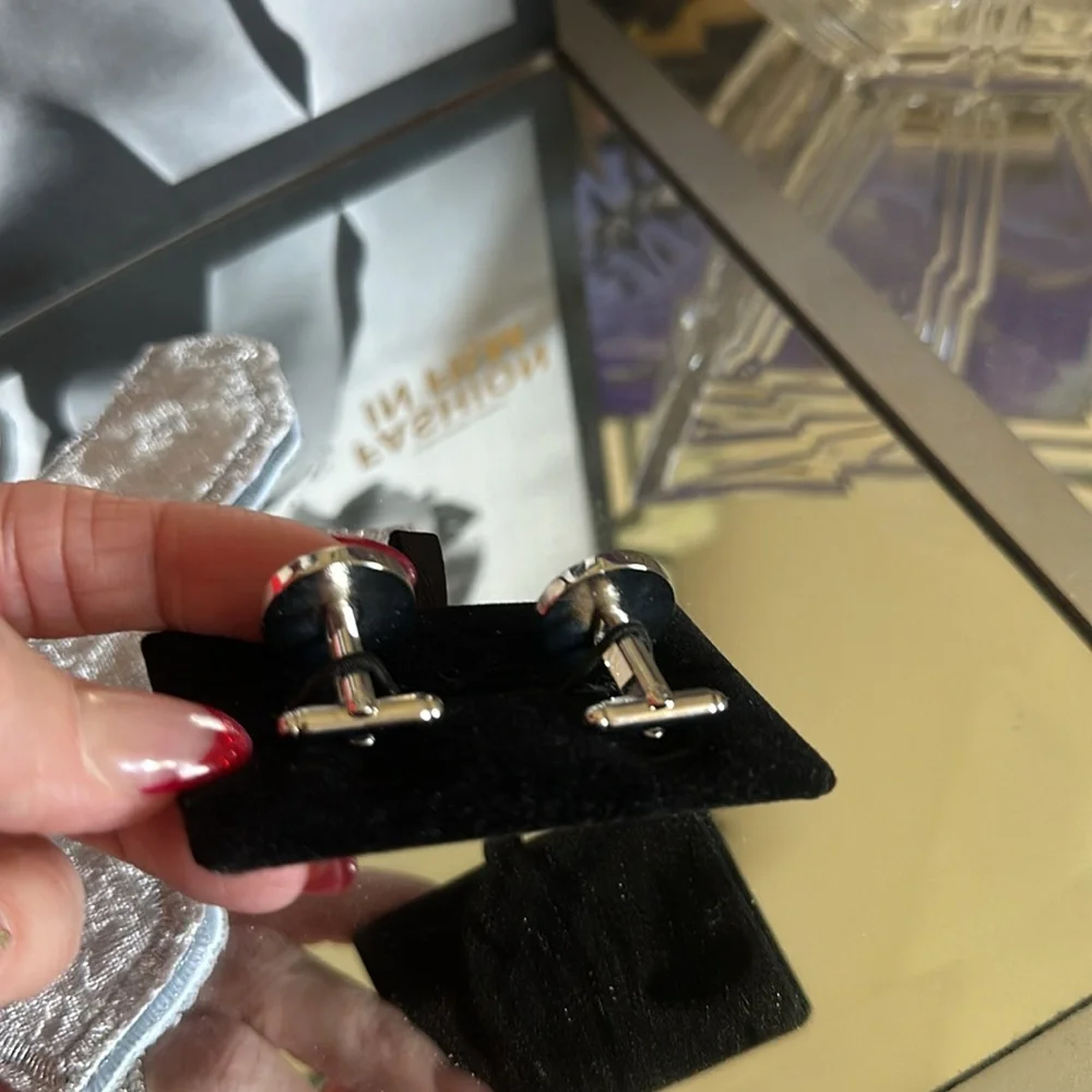 Source Unknown men’s silver