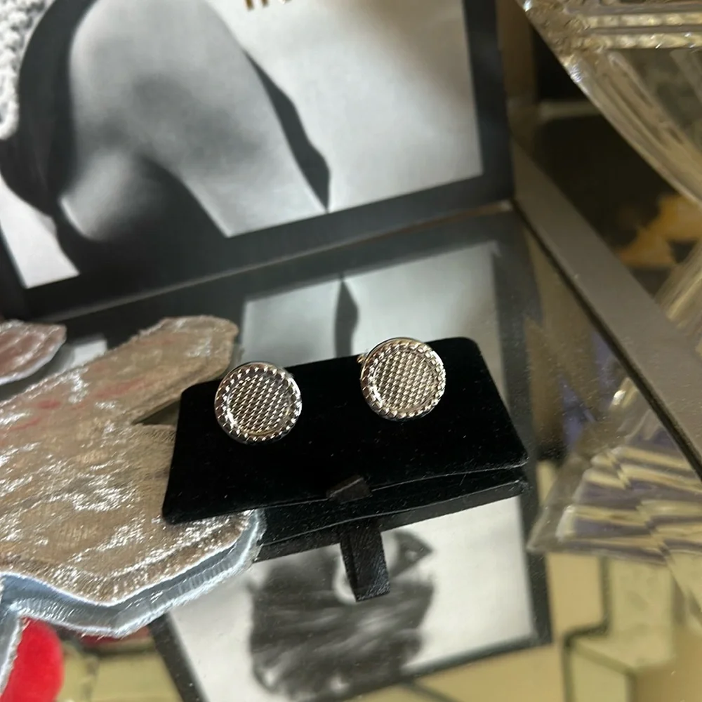 Source Unknown men’s silver
