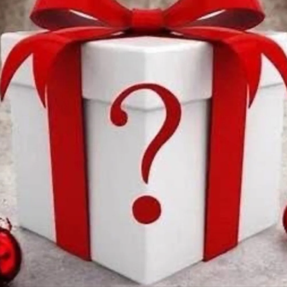Christmas Mystery‎ 5 pound Box 🎅📦