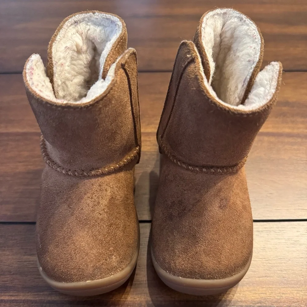 UGG brand style