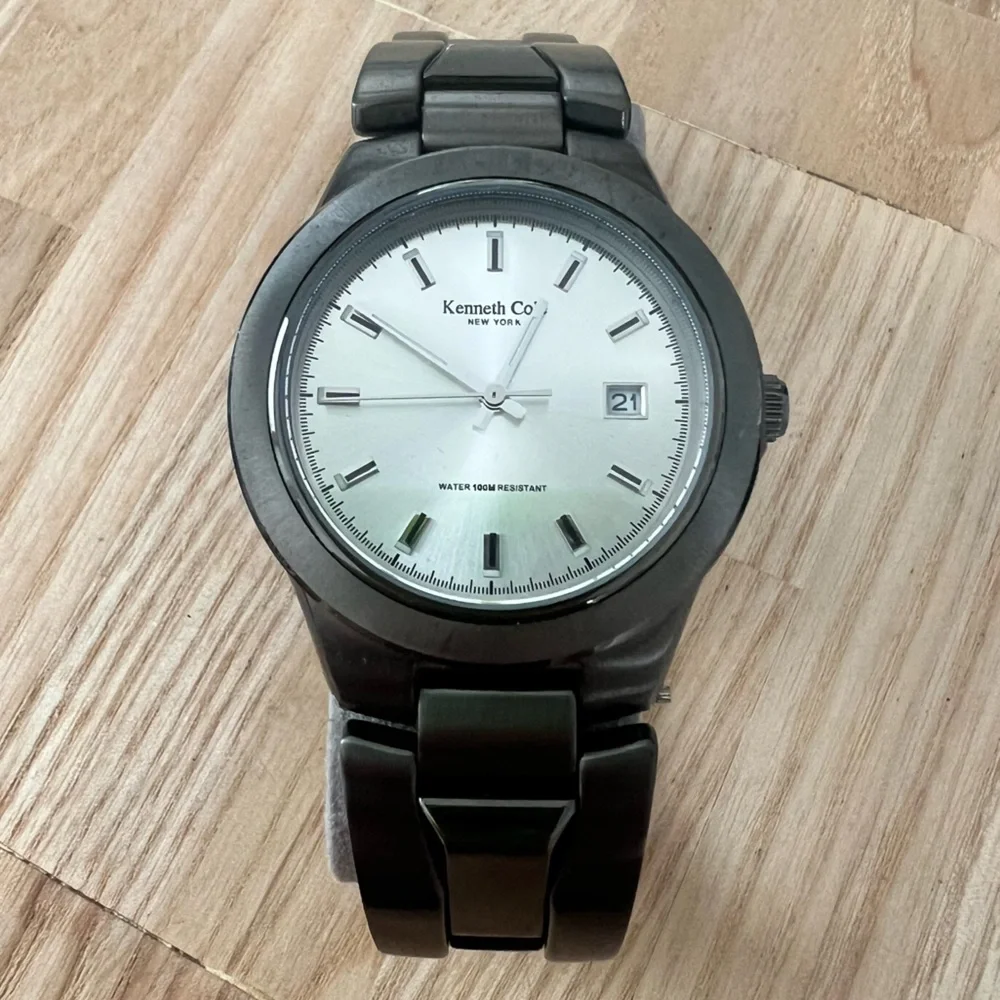 Kenneth Cole New York brand kenneth