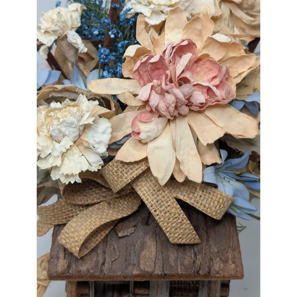 Flowers by Zoe add charming