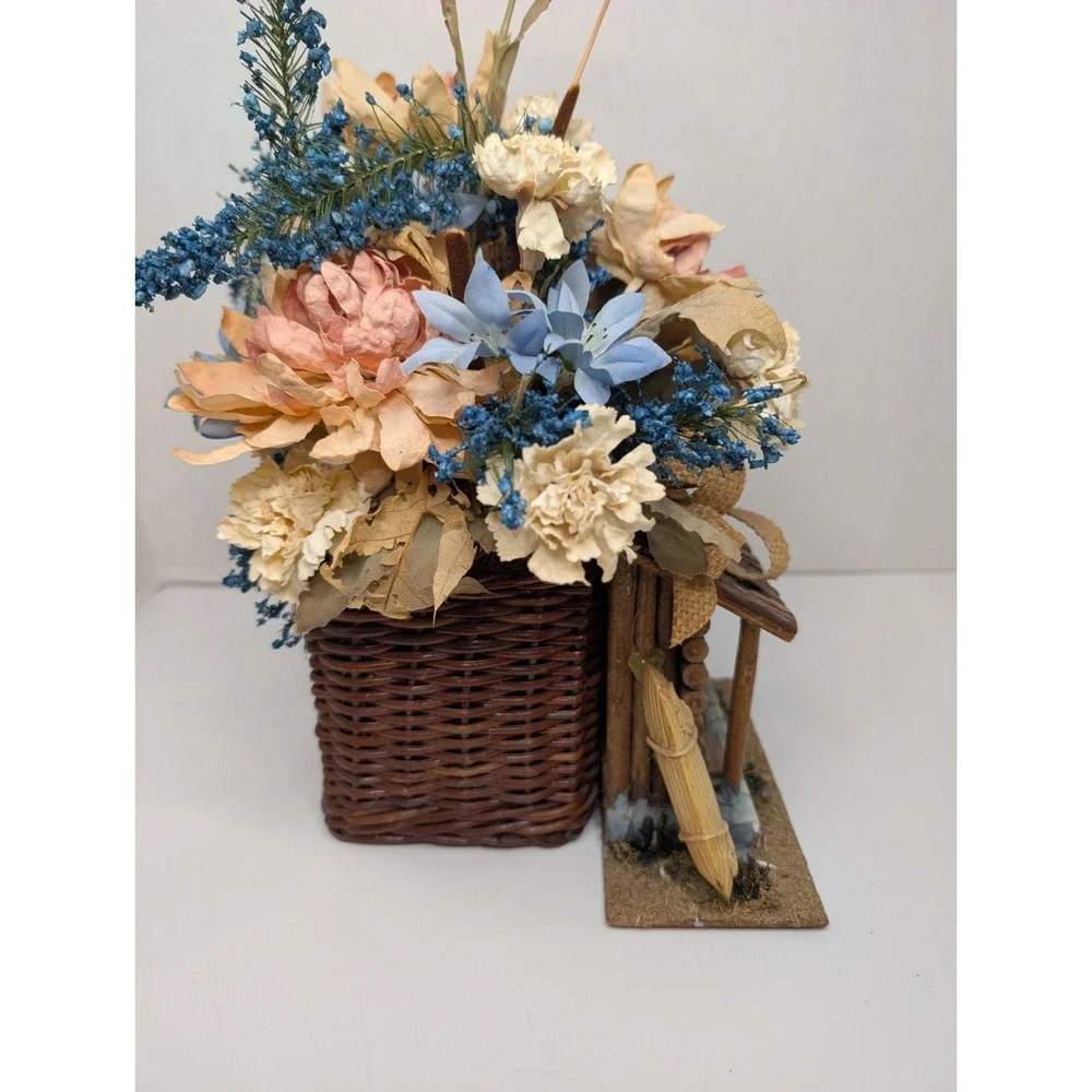 Flowers by Zoe add charming