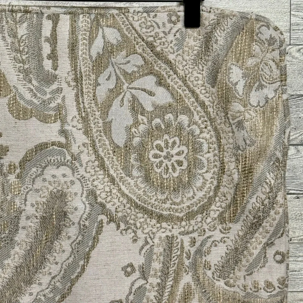 Unbranded jacquard pillow