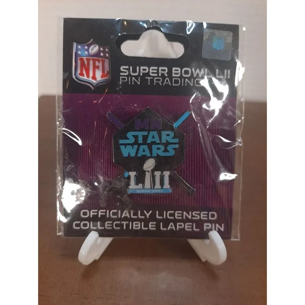 NEW NFL Superbowl LII MN Star Wars Lapel Pin Patriots vs.‎ Eagles