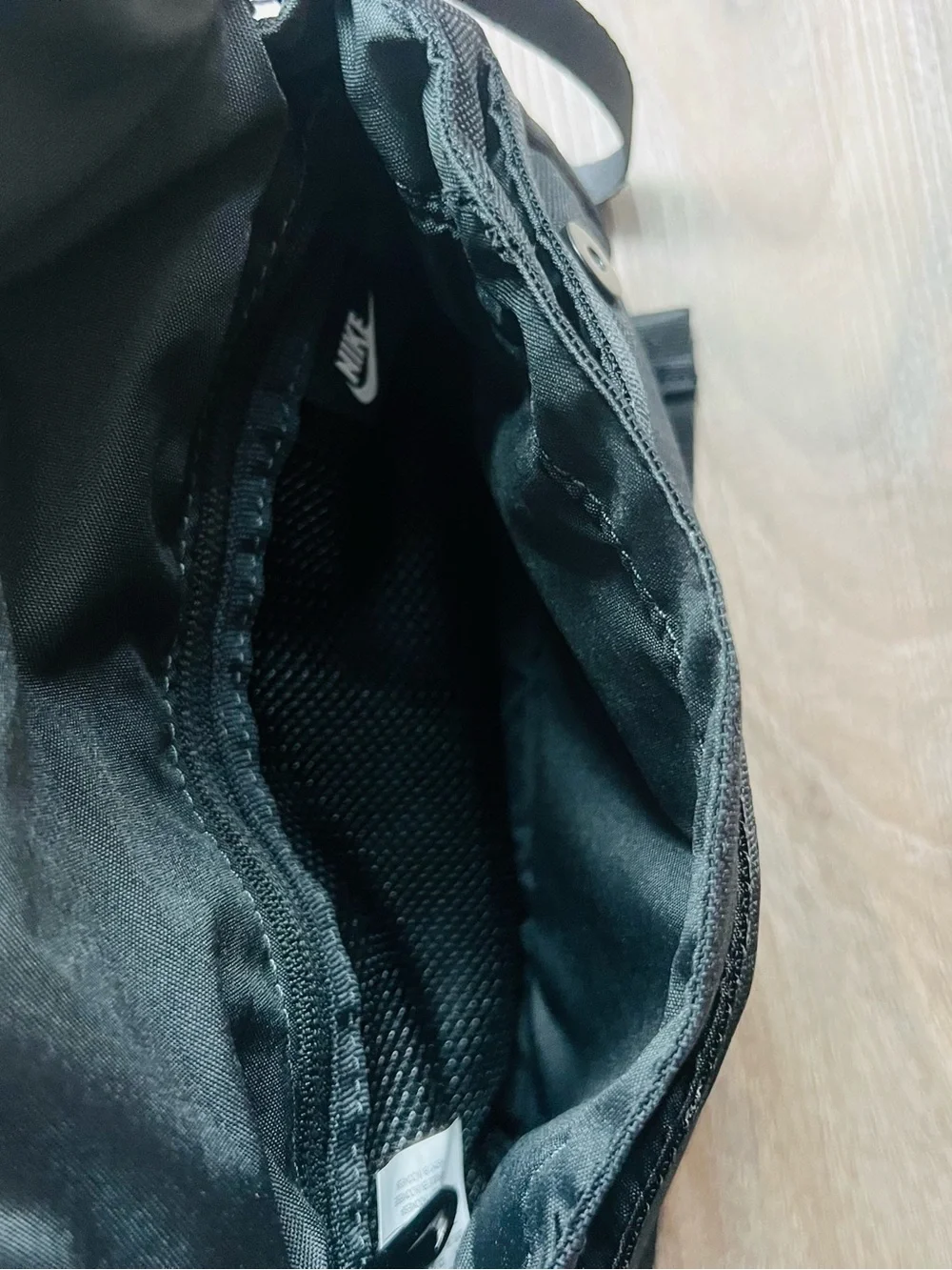 Nike compact messenger