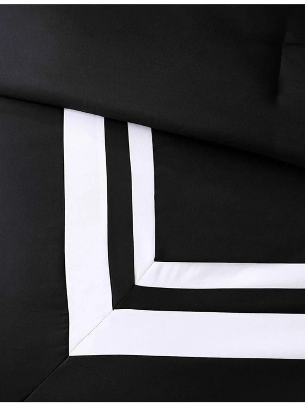 N/A queen comforter