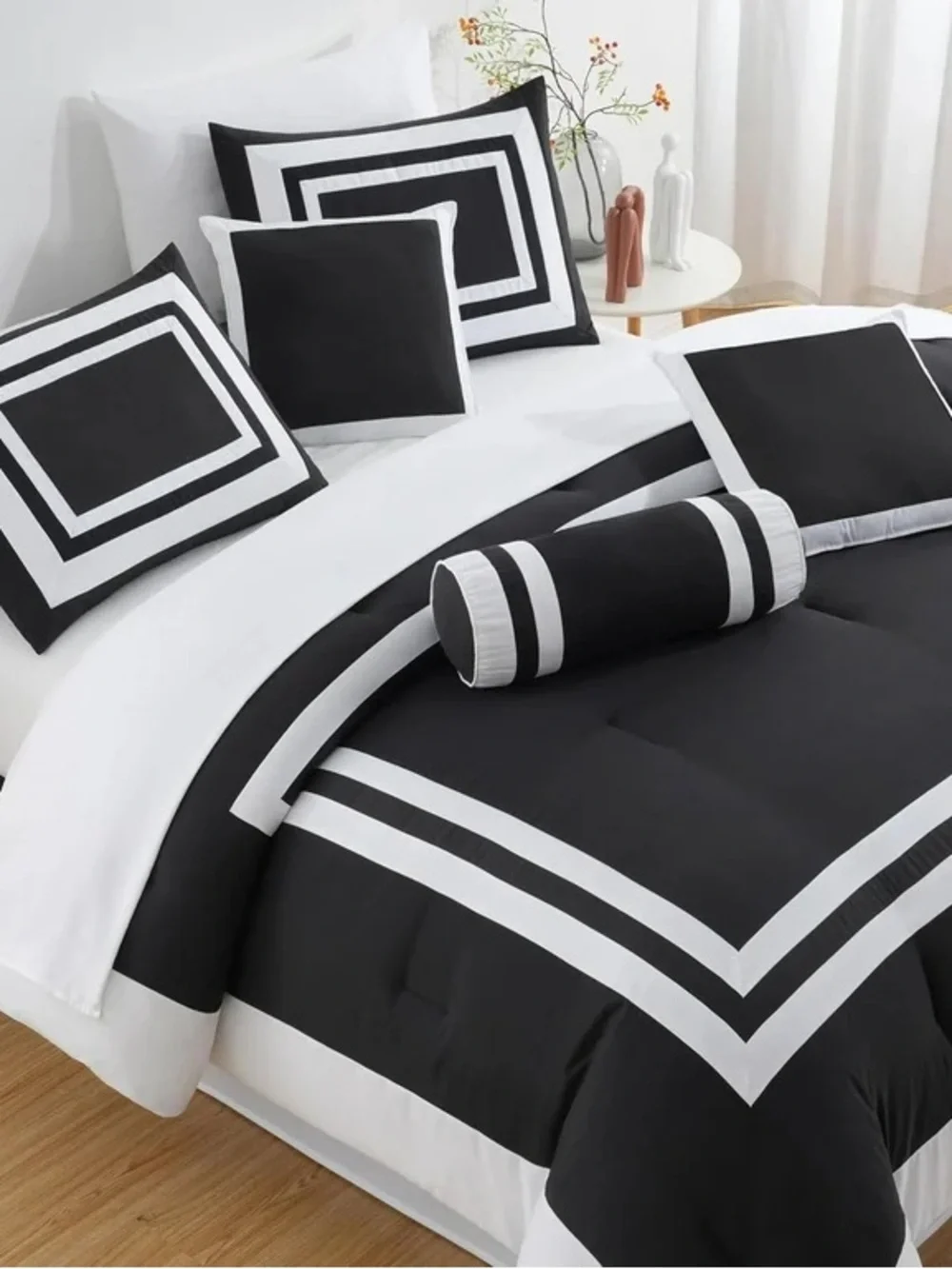 N/A queen comforter