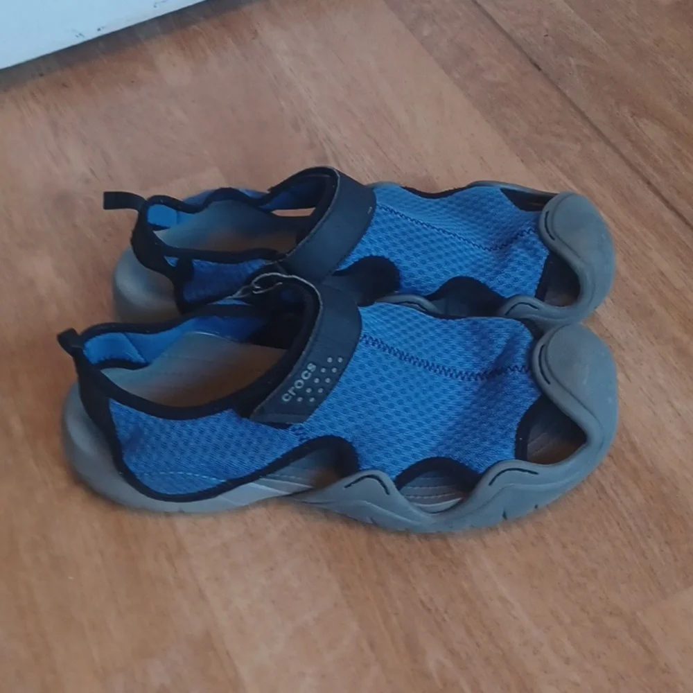 CROCS used size