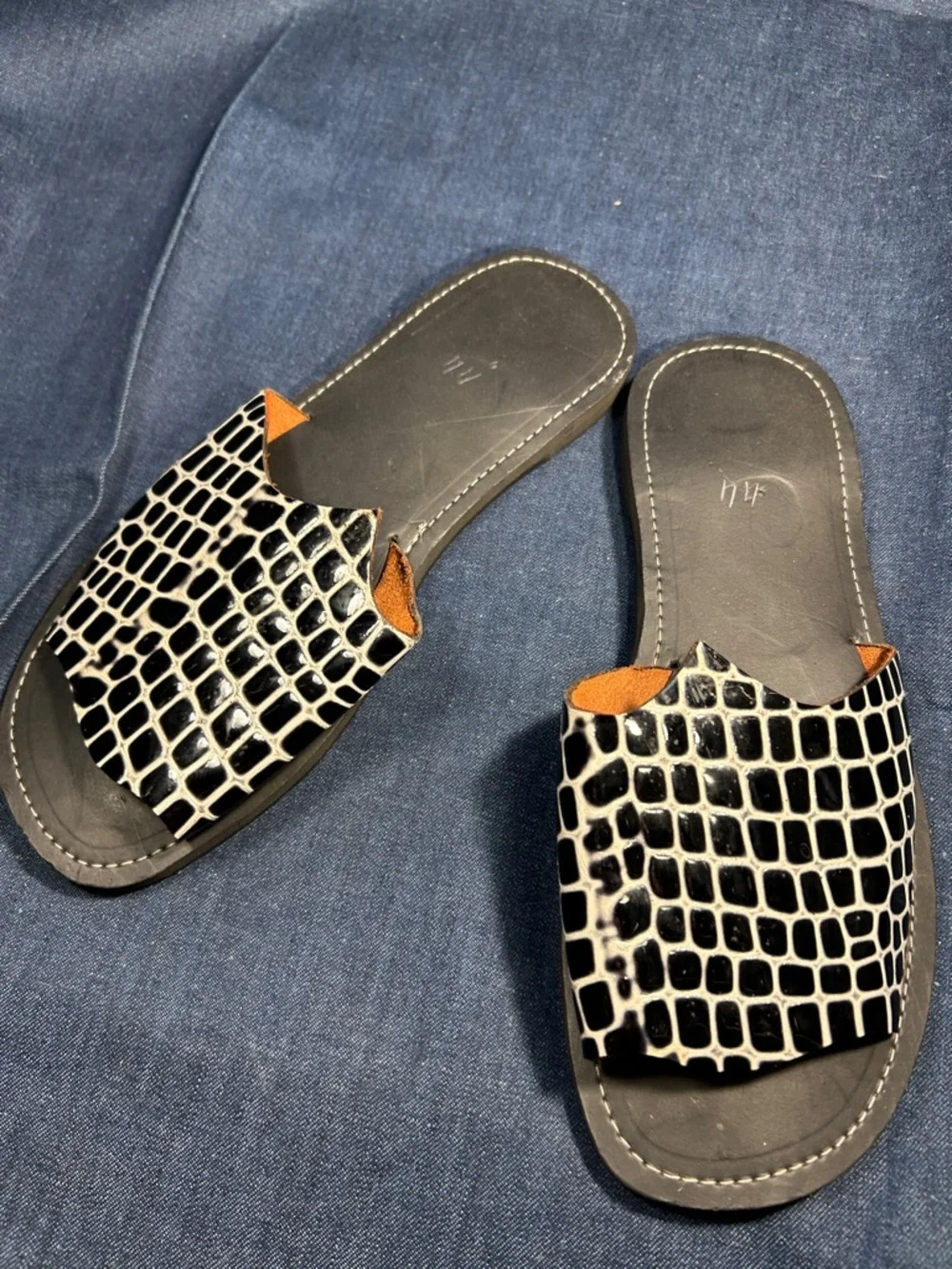 Handmade in Italy NWOT slide in leather slides