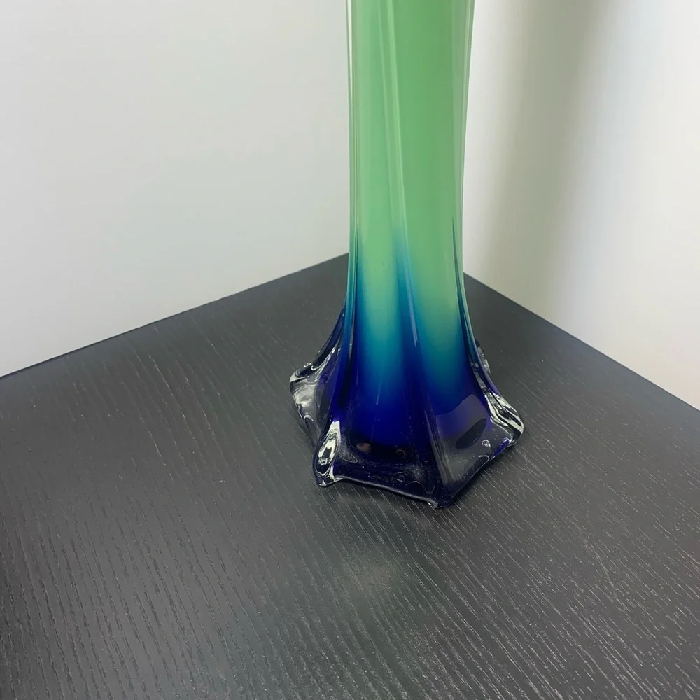 Unsure this beautiful
