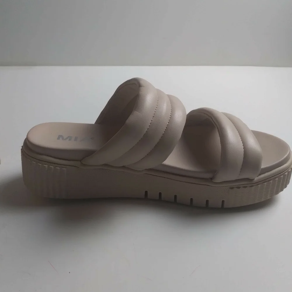 MIA leni platform