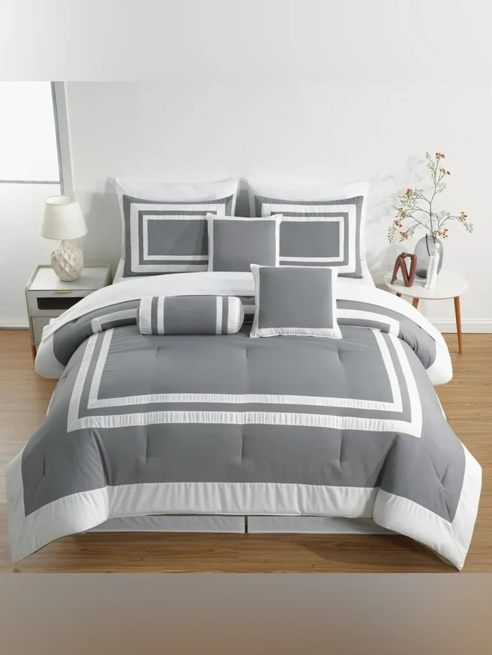 N/A queen comforter