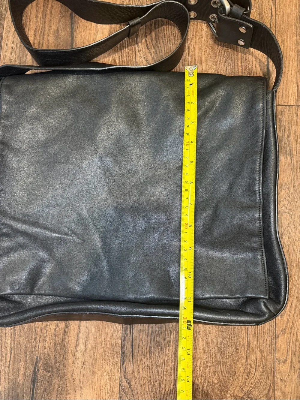 Kenneth Cole classic black