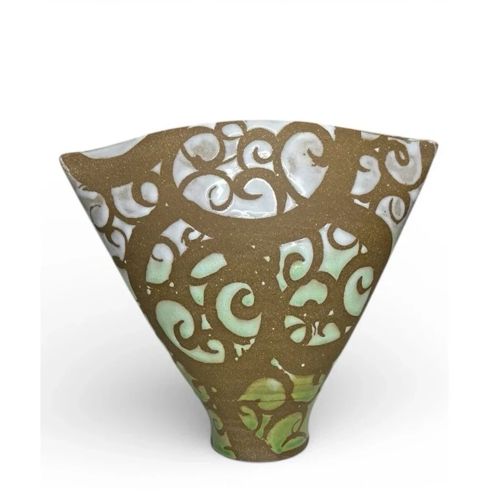 Liz Kinder Pinch Vase Philly Post Modern Abstract Studio Art Pottery Swirl Green