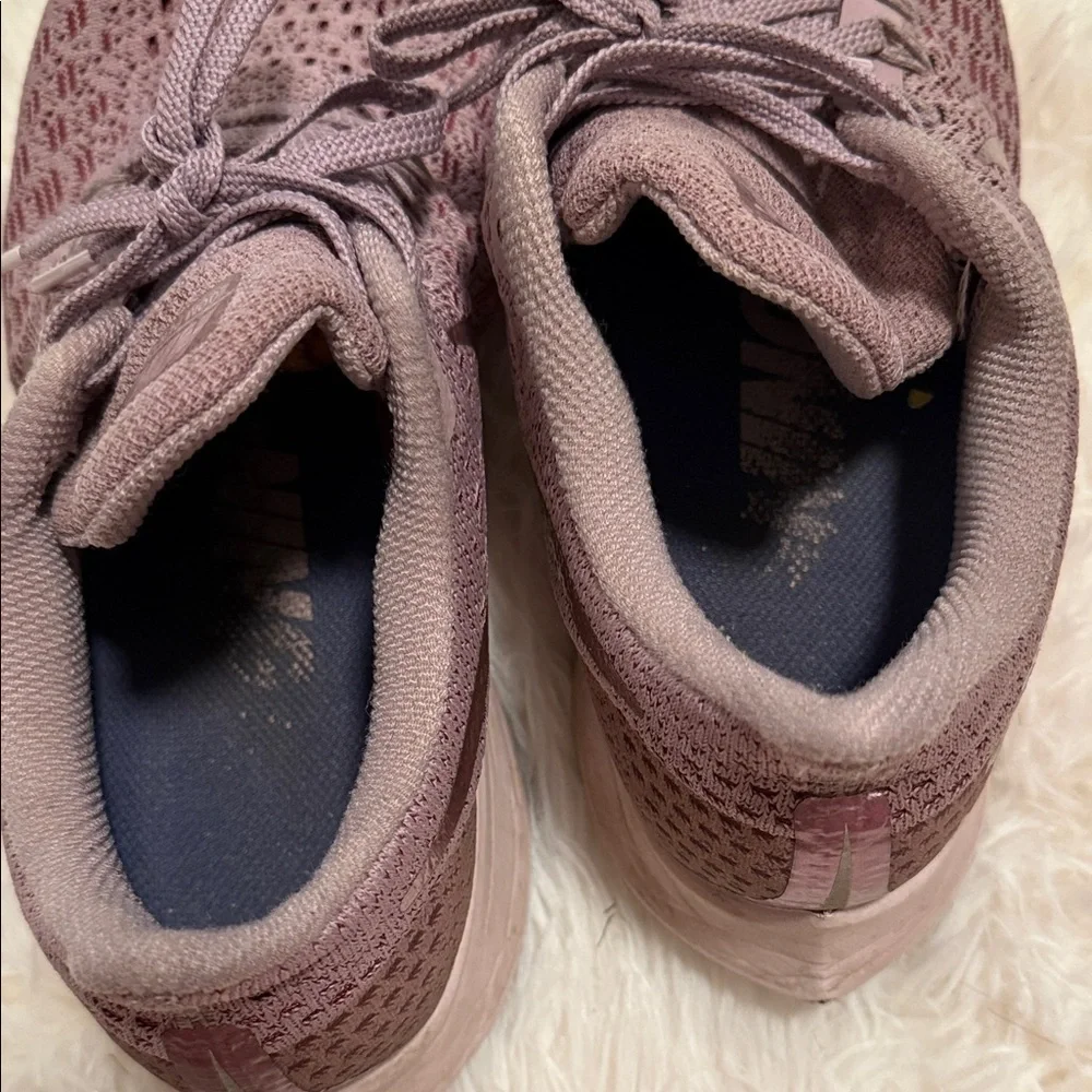 Nike Air Zoom Pegasus 33 Pink Athletic Shoes - women’s size 8