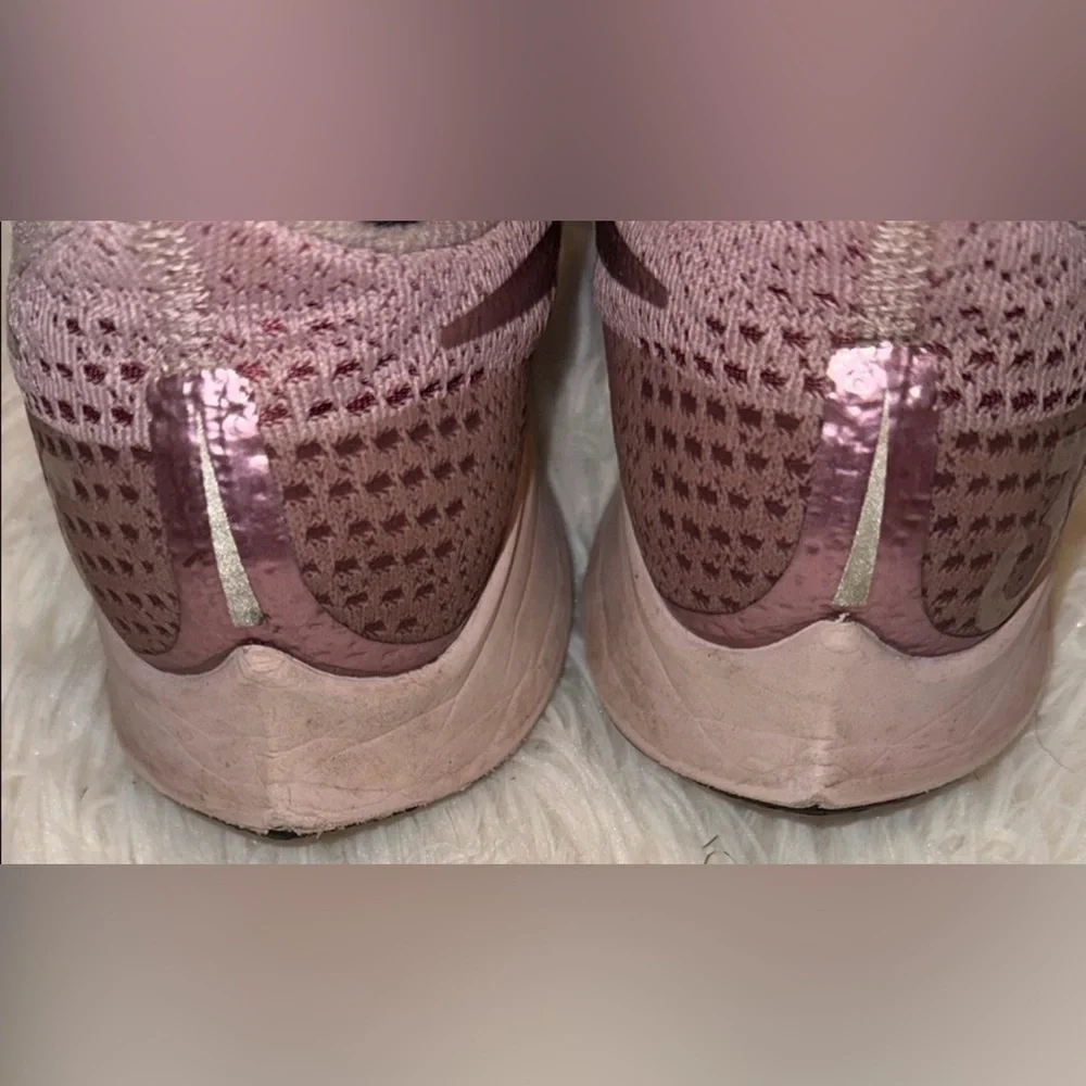 Nike Air Zoom Pegasus 33 Pink Athletic Shoes - women’s size 8