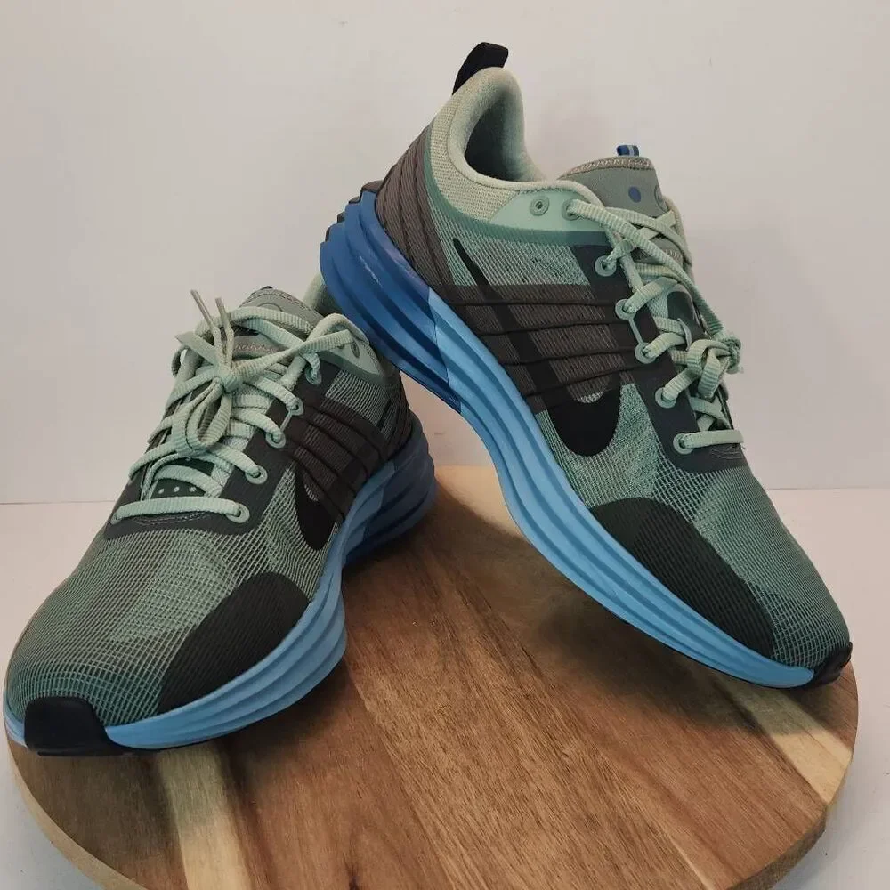 Nike lunar roam