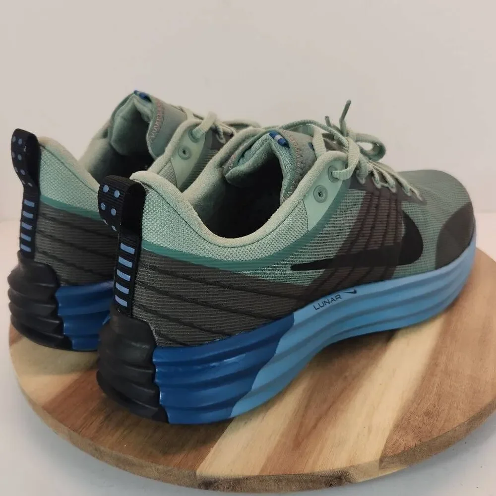 Nike lunar roam