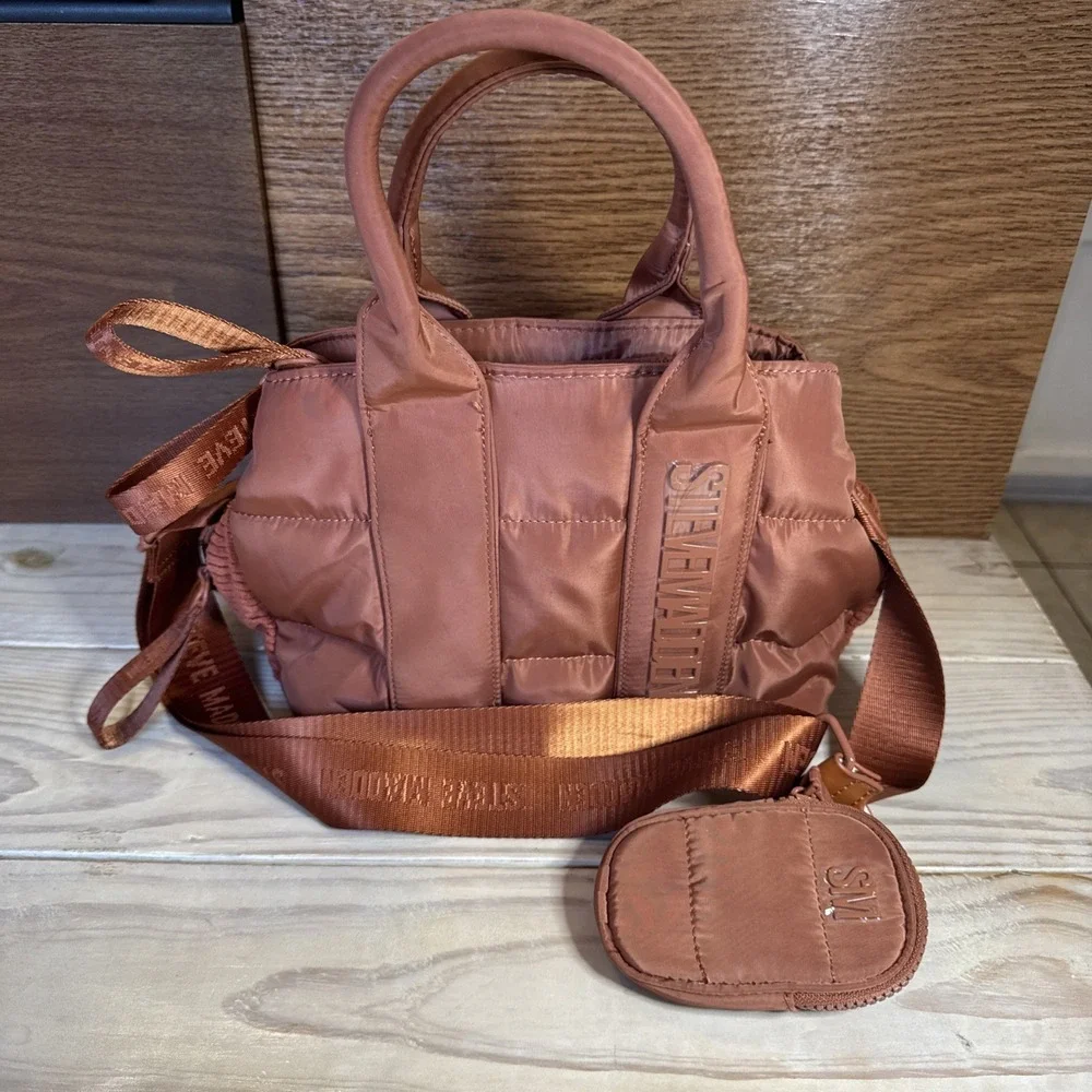 Steve Madden Bbondi Puffer Bag. Excellent Condition