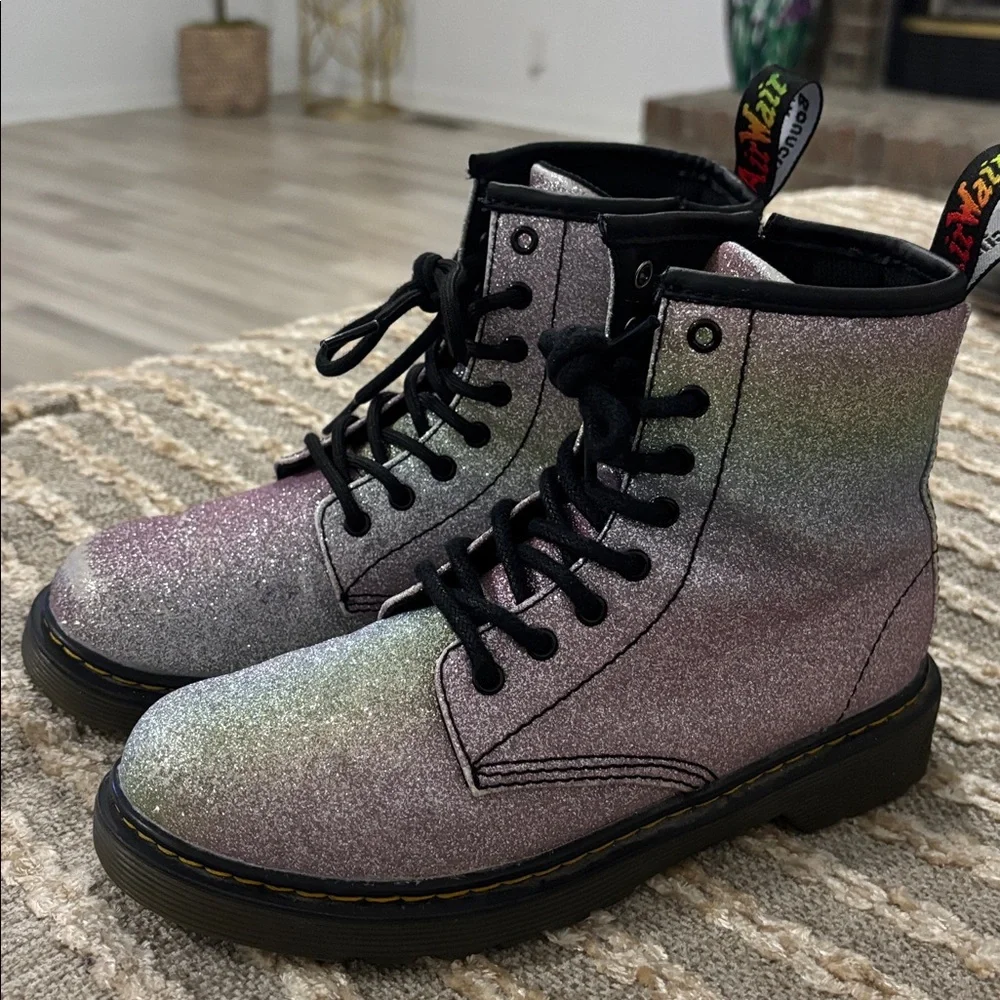 Dr. Martens heel like season