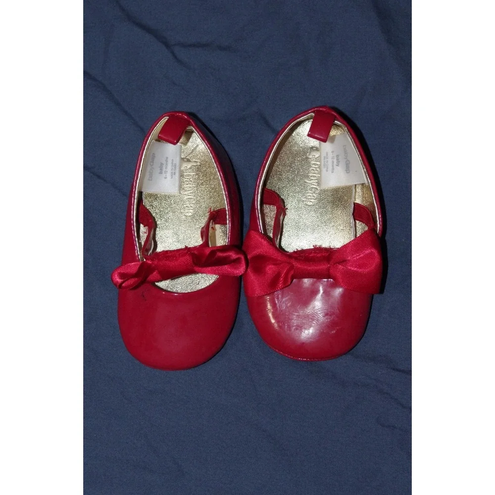 Baby Gap Red Patent Dress Shoes 0-12 months Great for Christmas and Holidays EUC
